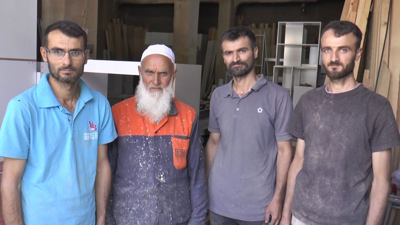 75 yaşında 3 oğluyla halen tezgah başında!