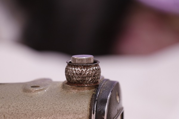 75 yaşında aynı azimle çalışıyor! 57 yıllık yüksükle teknolojiye meydan okuyor