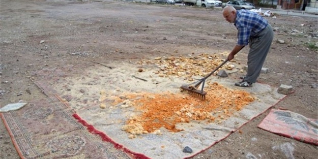 75 yaşındaki adamdan örnek davranış!