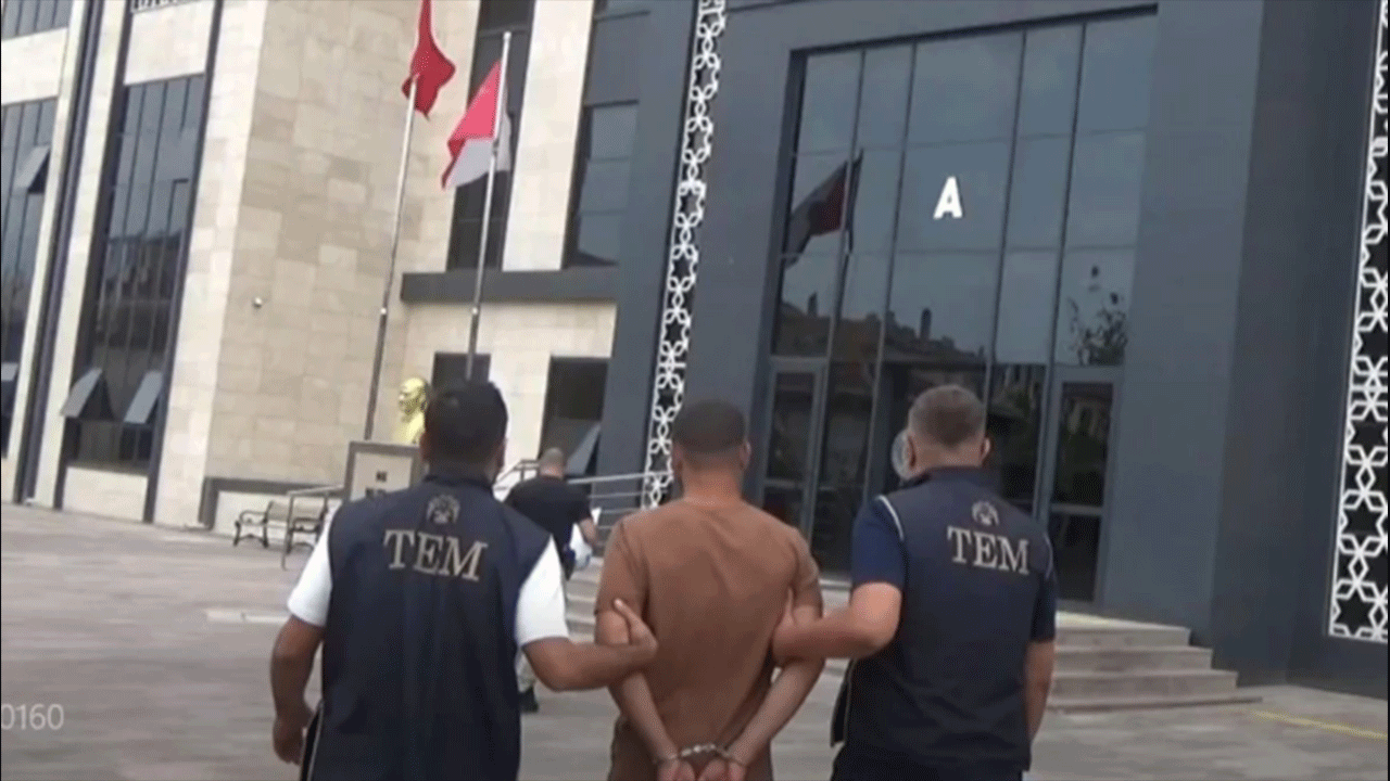 7,5 yıl hapisle aranan FETÖ'nün ilçe imamı! Onun da inine girildi