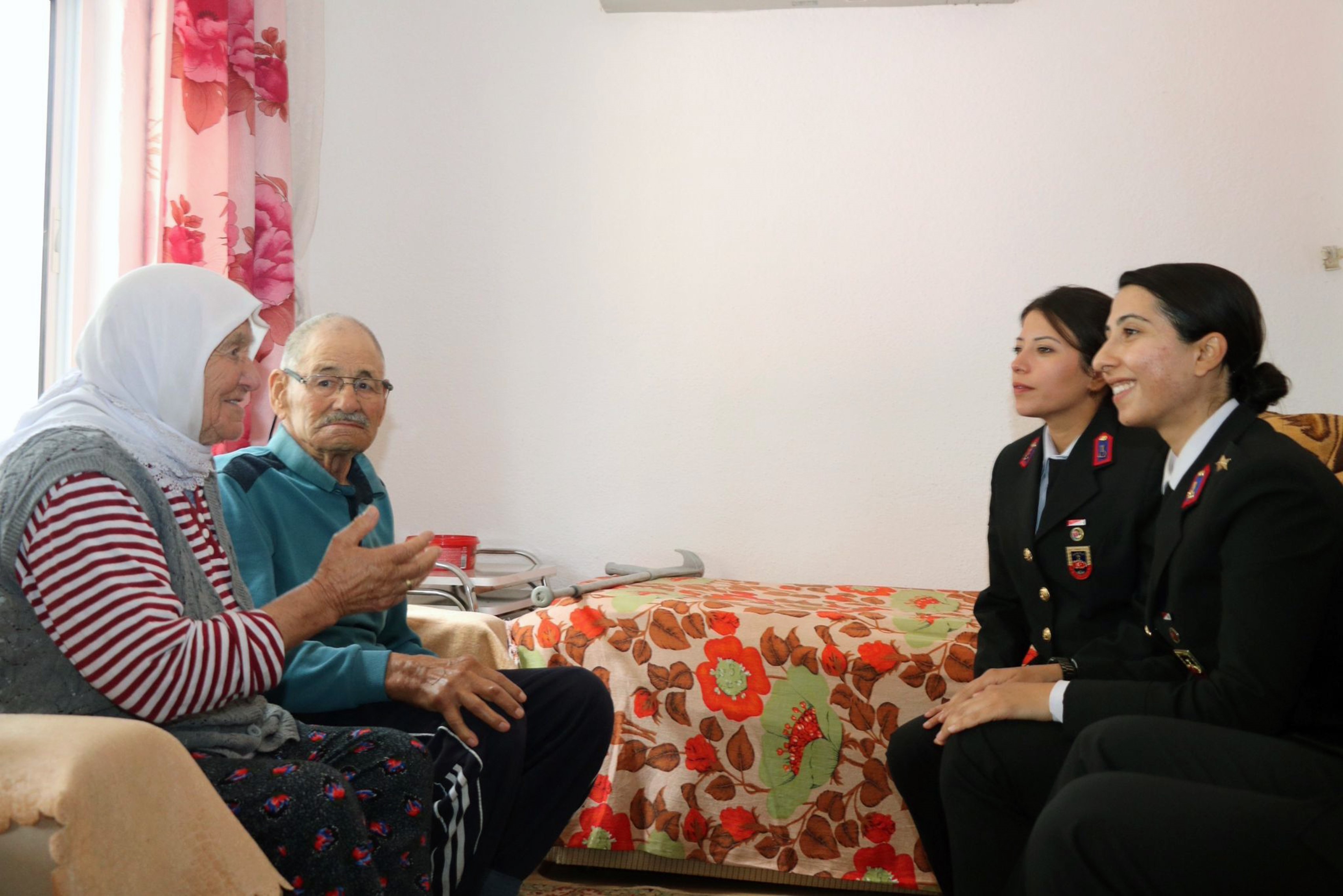 75 yıllık vefa! Jandarmadan ömürlük aşka saygı duruşu