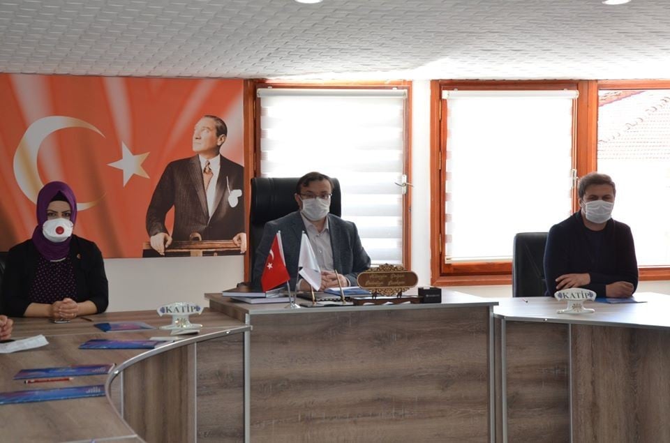 750 koli erzak paketi dağıtıldı 