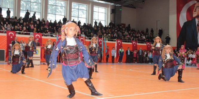 Tavşanlı’da 23 Nisan törenlerine büyük ilgi