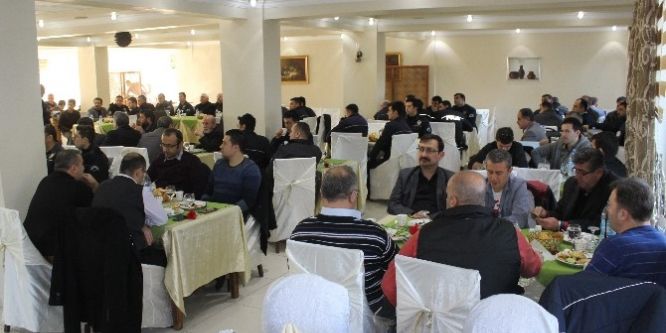 Çevik kuvvet polisi gazetecilerle buluştu