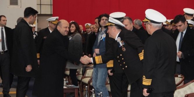 Fikri Işık, İstanbul Fırkateyn’i sac kesme törenine katıldı