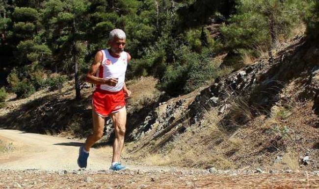 76 yaşında ki Kınalı koşmadan duramıyor!