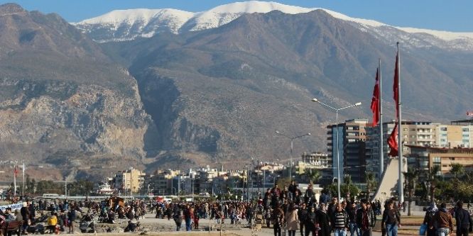 Kış ortasında yaz keyfi yaşanıyor