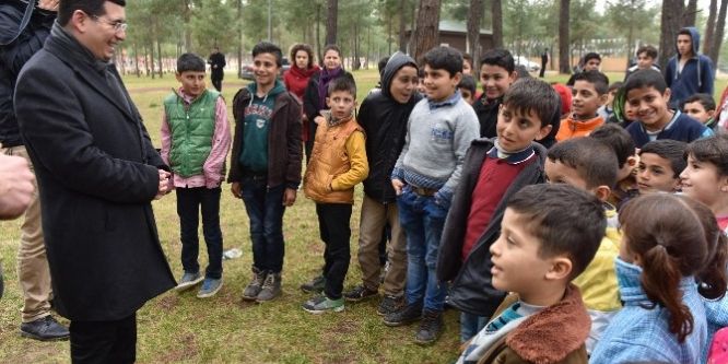 Suriyeli çocuklar Kepez’de eğlendi