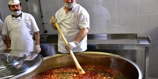 Ünye Belediyesi'nden Ramazan sofrası