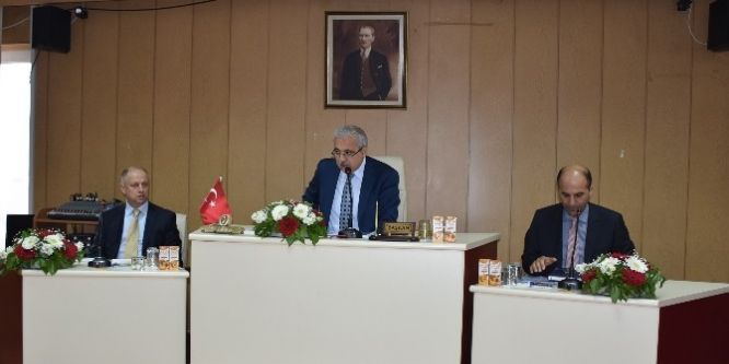 Vali Güvençer muhtarları dinledi