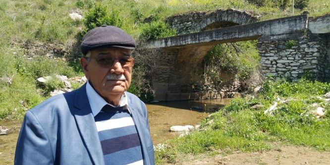 Tarihi taş köprü bakım bekliyor