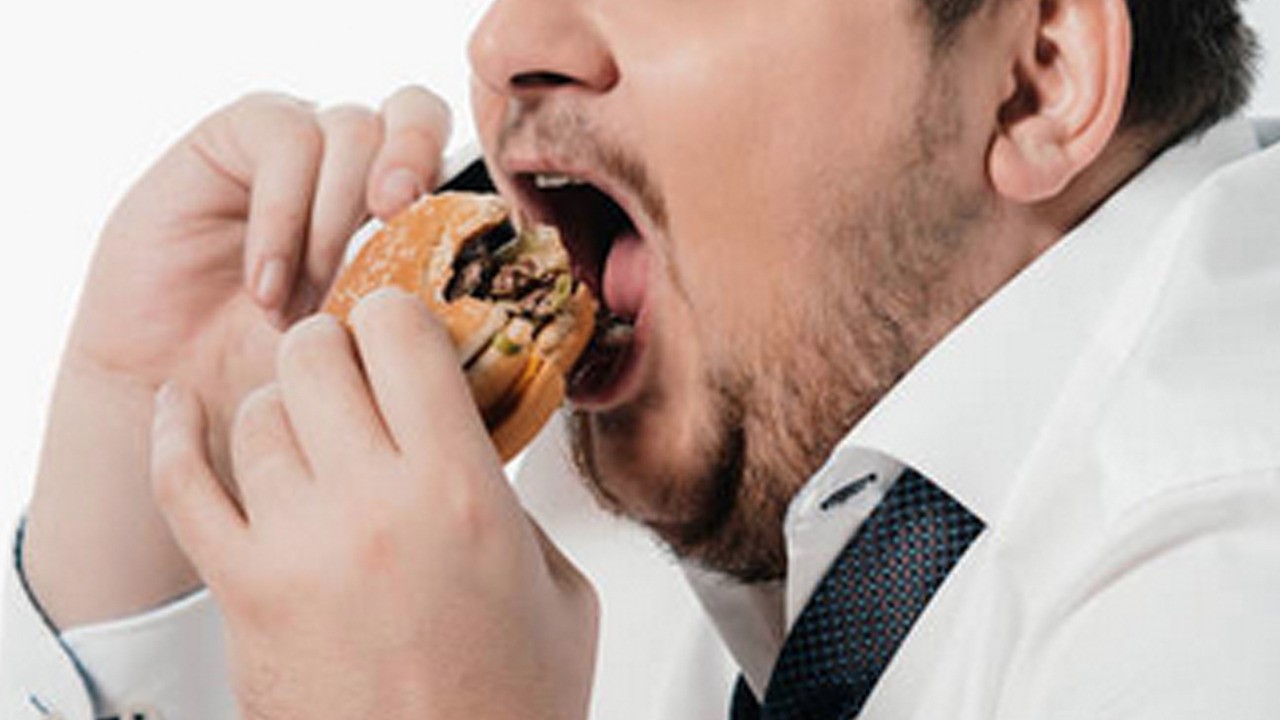 77 Kilo veren adamın hikayesi! Diyetisyeni: Mucize çay maalesef ki yok deyip yanıt verdi!