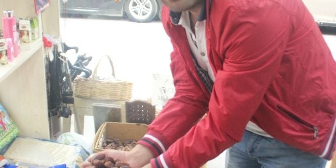 Zemzem ve hurma tezgahlarda yerini aldı