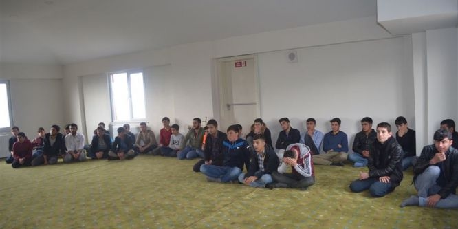 Kursiyerlere etkili iletişim semineri verildi