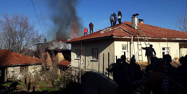 78 yaşındaki yarı felçli kadın 7 gün içinde eşini kanserden kaybetti, evsiz kaldı
