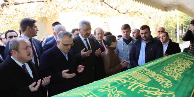 Maliye Bakanı Naci Ağbal, amcasının cenaze törenine katıldı