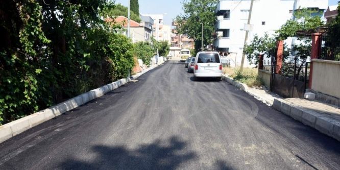 Aliağa’da asfaltlama mesaisi
