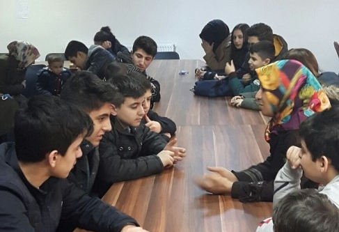 Öğrencilerinden incelikli davranış