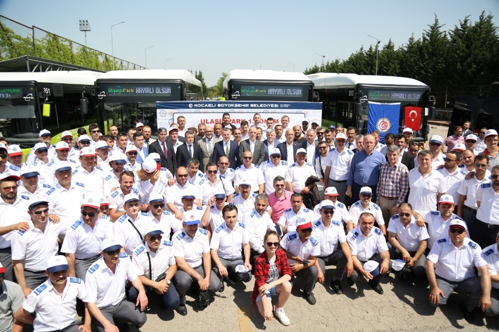 785 işçiyi ilgilendiren sözleşmeye imzalar törenle atıldı 
