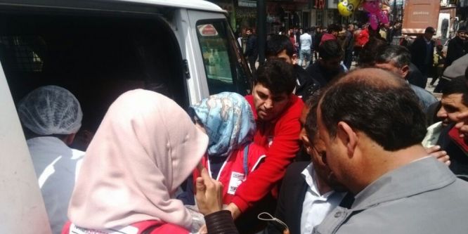 Ağrı’da vatandaşlara irmik helvası dağıtıldı