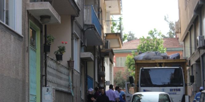 Evden 4 kamyon çöp çıktı