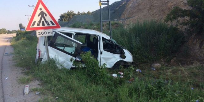 Amasya’da minibüs kazası: 10 yaralı