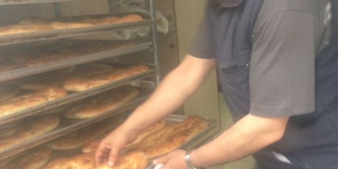 Şaphane’de Ramazan pidesi 2 TL
