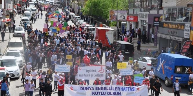 Muş’ta Engelliler Haftası yürüyüşü