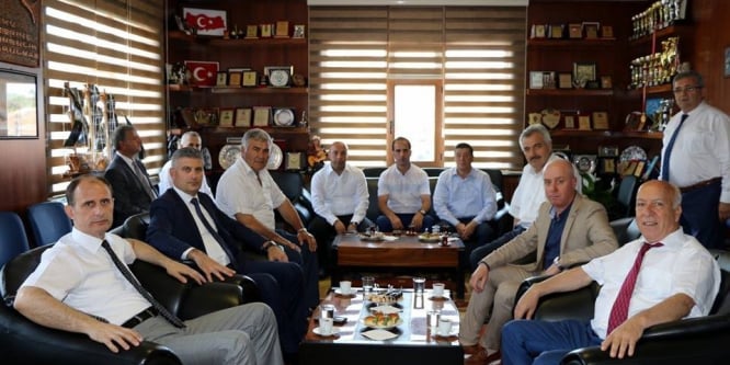 Sevgi seli makam odasına sığmadı