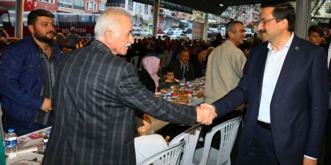 Keçiören iki mahalleyi iftar sofrasında buluşturdu