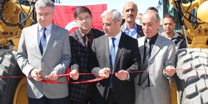 Elazığ İl Özel İdaresi, bünyesine 4 iş makinesi kattı