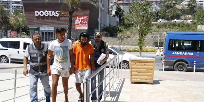 Alanya’da Belçikalı 3 gaspçı yakalandı