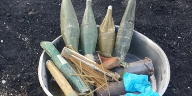 Çok sayıda silah ve mühimmat bulundu