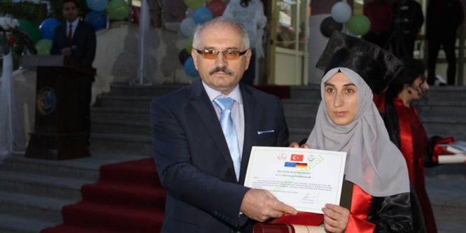 Oltu Anadolu Lisesi’nde mezuniyet coşkusu
