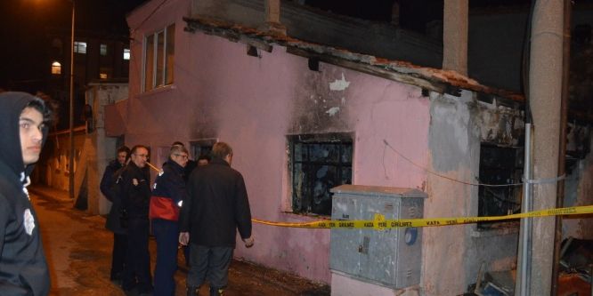 13 aylık bebek yangında can verdi