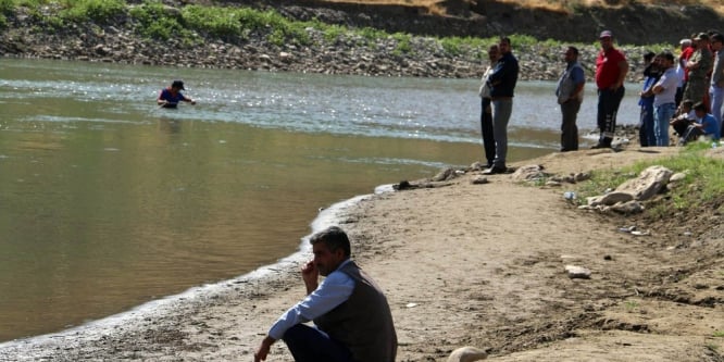Siirt’te çaya giren çocuk kayboldu