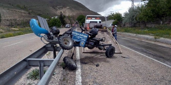 Otomobil ile çapa motoru çarpıştı: 1 yaralı