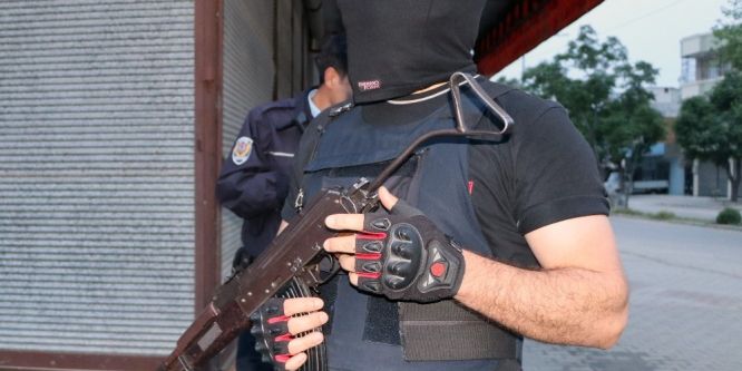 Adana’da torbacı operasyon: 5 gözaltı