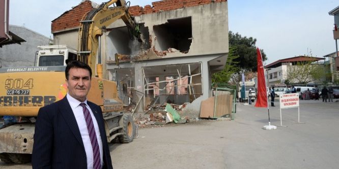 Osmangazi’de caddeler genişliyor