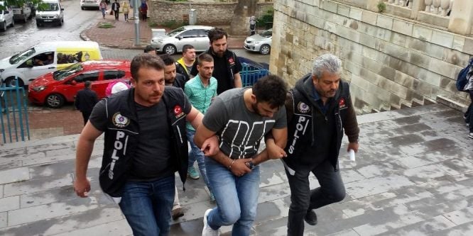 Kütahya’da uyuşturucu operasyonu: 3 tutuklama