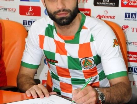 Aytemiz Alanyaspor Tzavellas’ı renklerine bağladı