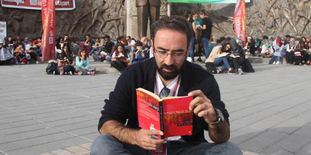 7'den 70'e tüm kitapseverler birlikte kitap okudu