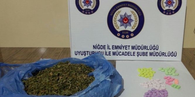 Uyuşturucu satıcıları yakayı ele verdi