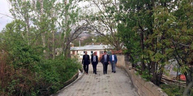 Erzincan köyleri kilit parkeli yollara kavuşuyor