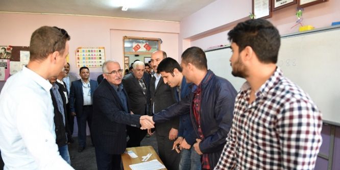 Vali Tuna oyunu kullandı