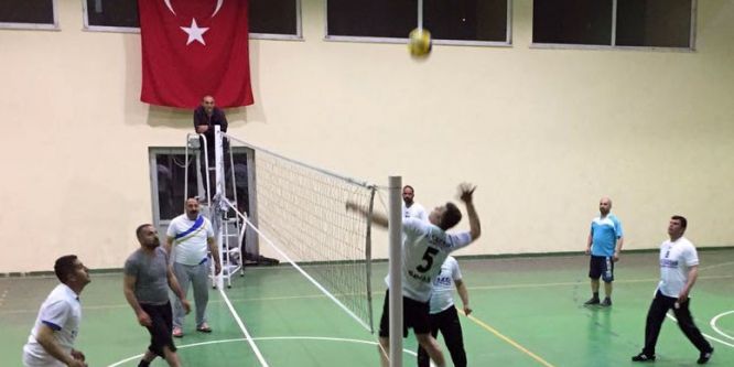 Gevaş’ta voleybol turnuvası