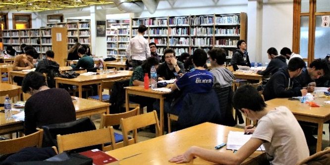 Kütüphane 24 saat hizmet veriyor