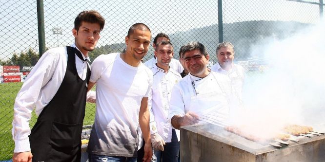 Beşiktaş’ta barbekü partisi