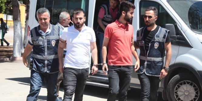 Özür dilemek için gittiler 2 kişiyi yaraladılar