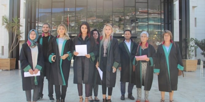 Antalya’daki kadına şiddete avukatlardan tepki